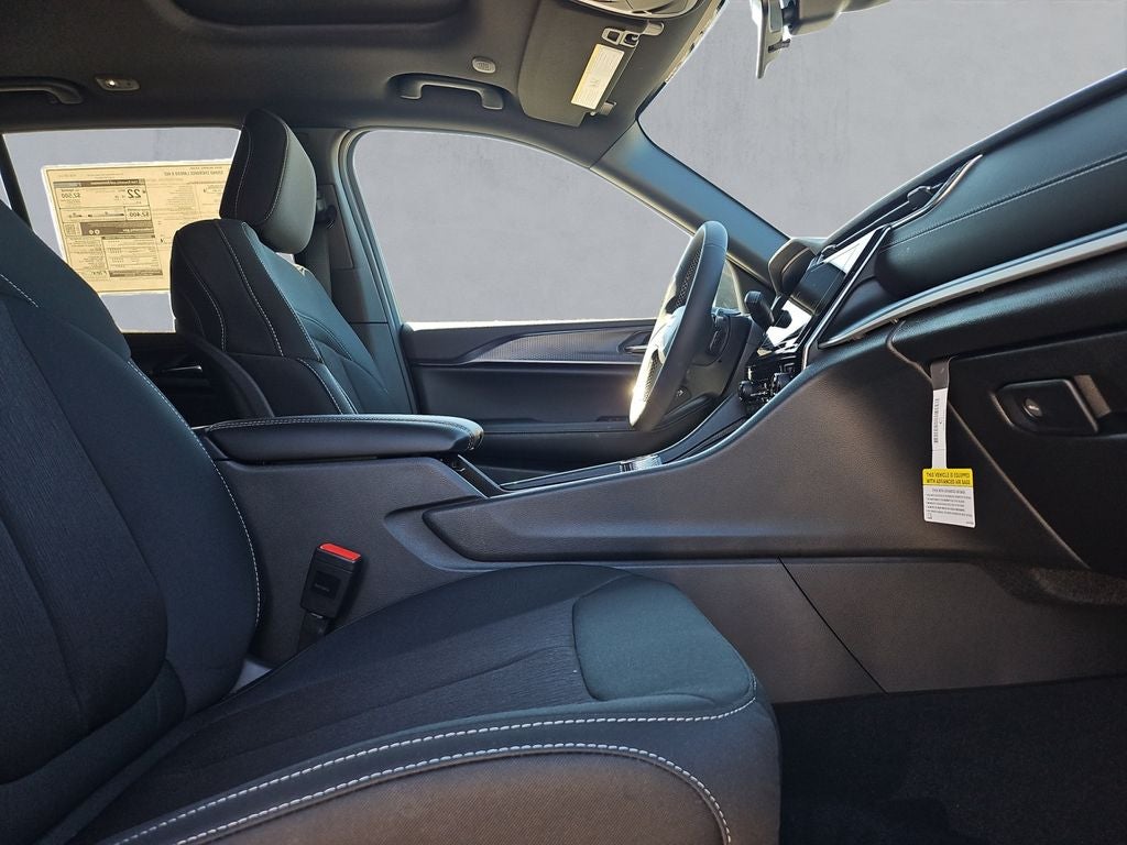 2025 Jeep Grand Cherokee GRAND CHEROKEE LAREDO X 4X2