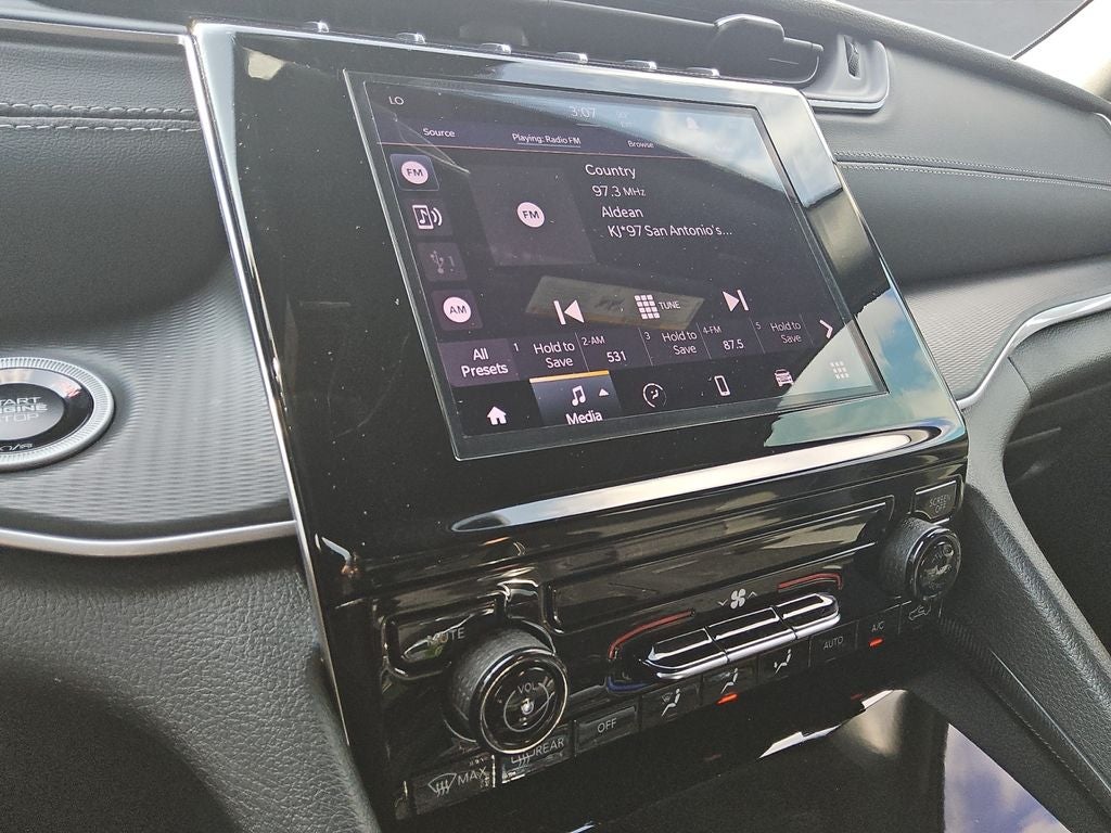 2025 Jeep Grand Cherokee GRAND CHEROKEE LAREDO X 4X2