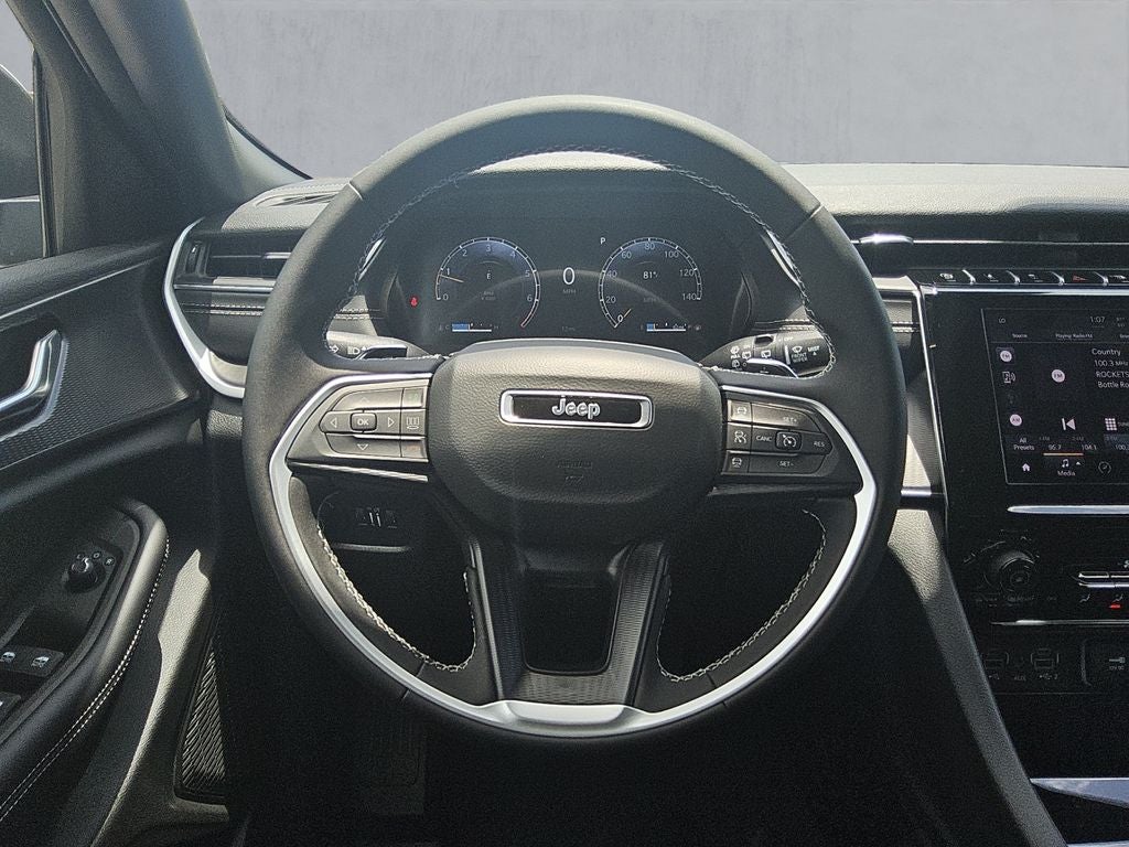 2025 Jeep Grand Cherokee GRAND CHEROKEE LAREDO X 4X2