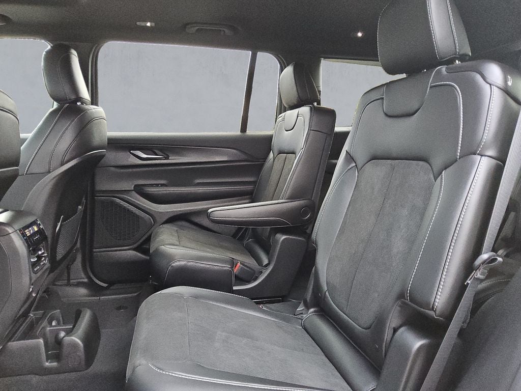 2025 Jeep Grand Cherokee GRAND CHEROKEE L ALTITUDE X 4X2