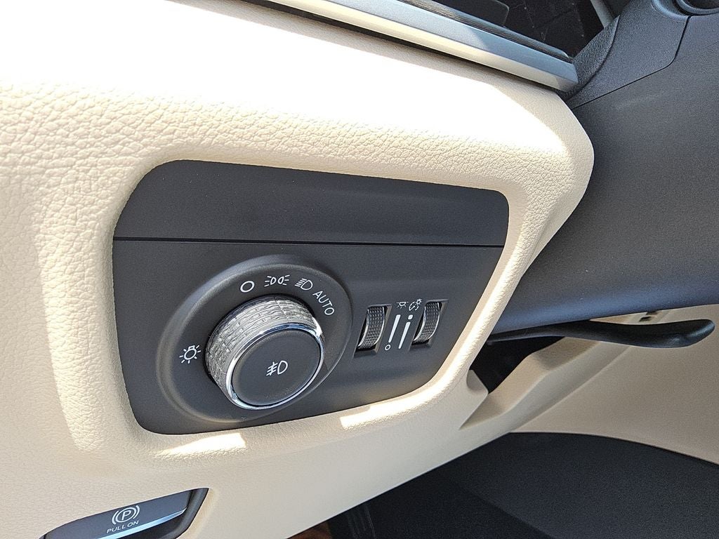 2026 Jeep Grand Cherokee GRAND CHEROKEE L LIMITED 4X2