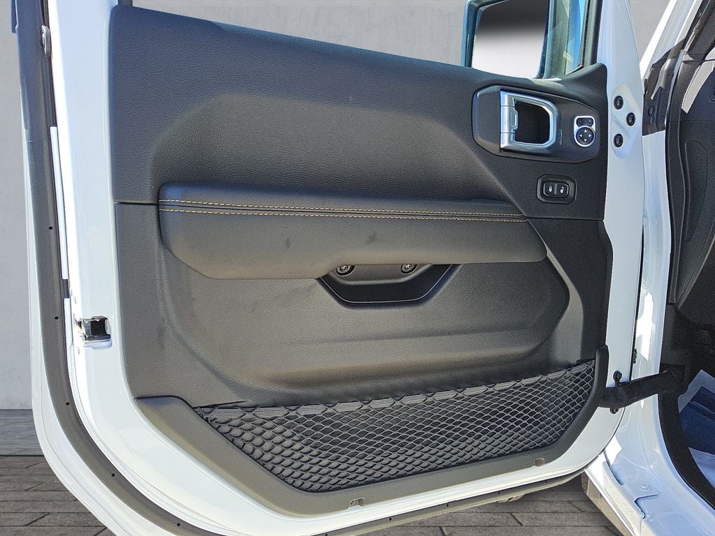 2026 Jeep Gladiator GLADIATOR SAHARA 4X4