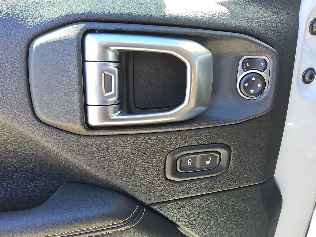 2026 Jeep Gladiator GLADIATOR SAHARA 4X4