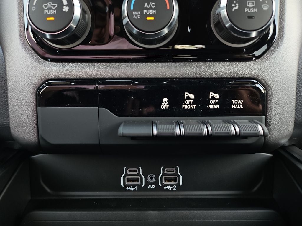 2026 RAM Ram 1500 RAM 1500 LONE STAR CREW CAB 4X2 5'7' BOX