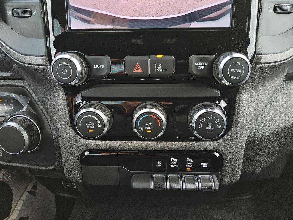 2026 RAM Ram 1500 RAM 1500 EXPRESS QUAD CAB 4X2 6'4' BOX