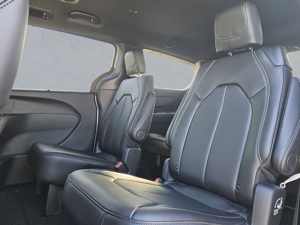 2026 Chrysler Voyager VOYAGER LX