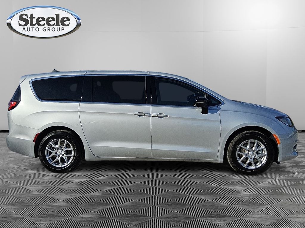 2026 Chrysler Voyager VOYAGER LX