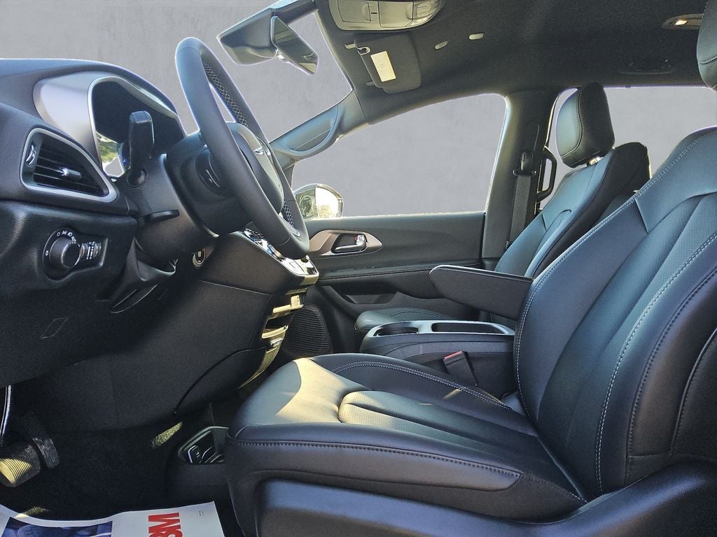 2026 Chrysler Voyager VOYAGER LX