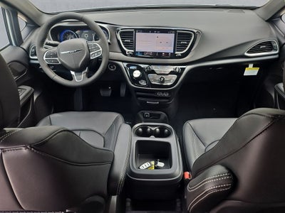 2025 Chrysler Voyager VOYAGER LX