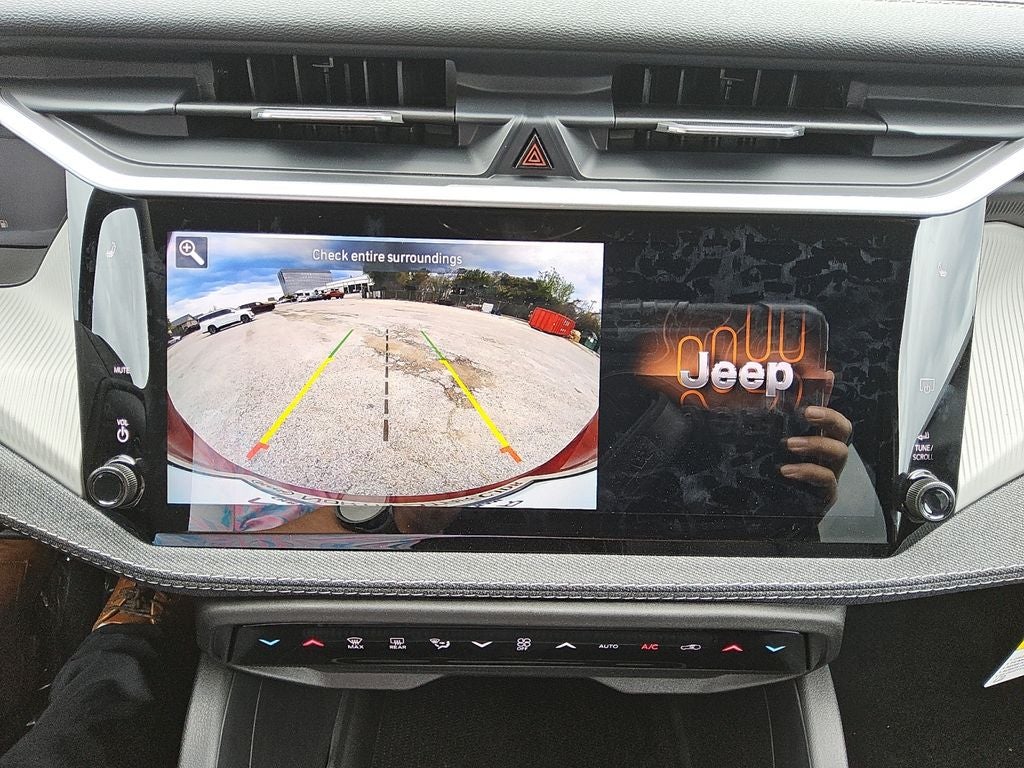 2026 Jeep Cherokee Laredo