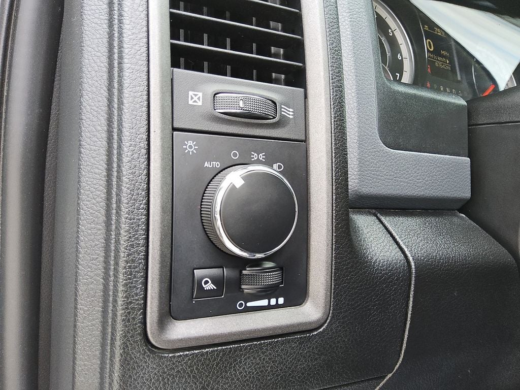 2019 RAM 1500 Classic Tradesman Regular Cab 4x2 8' Box
