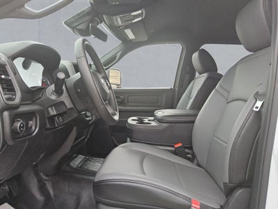 2026 RAM Ram 5500 Chassis Cab RAM 5500 TRADESMAN CHASSIS CREW CAB 4X4 84' CA