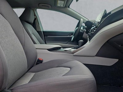 2022 Toyota Camry LE Hybrid