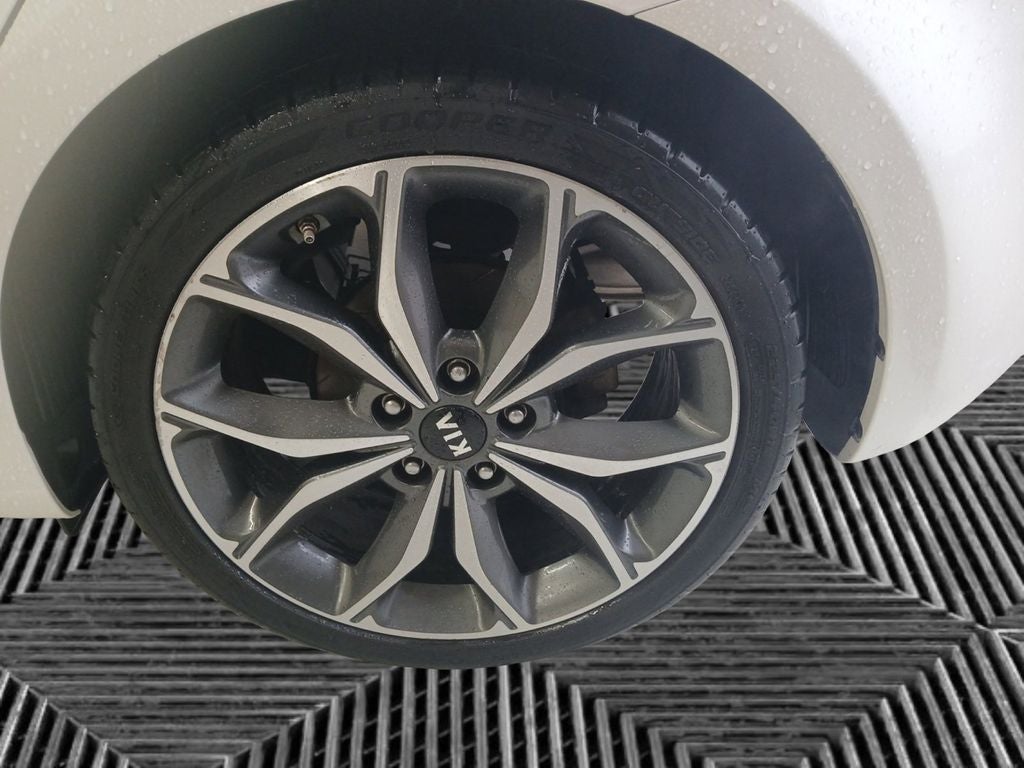 2018 Kia Forte5 SX