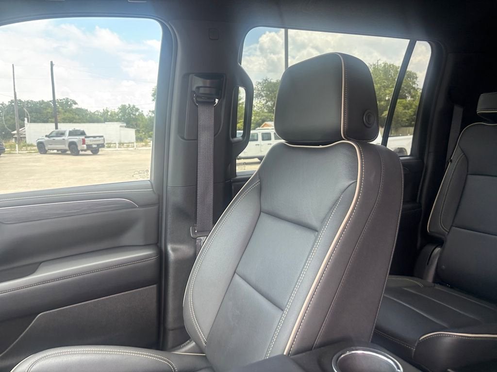 2024 GMC Yukon XL SLT