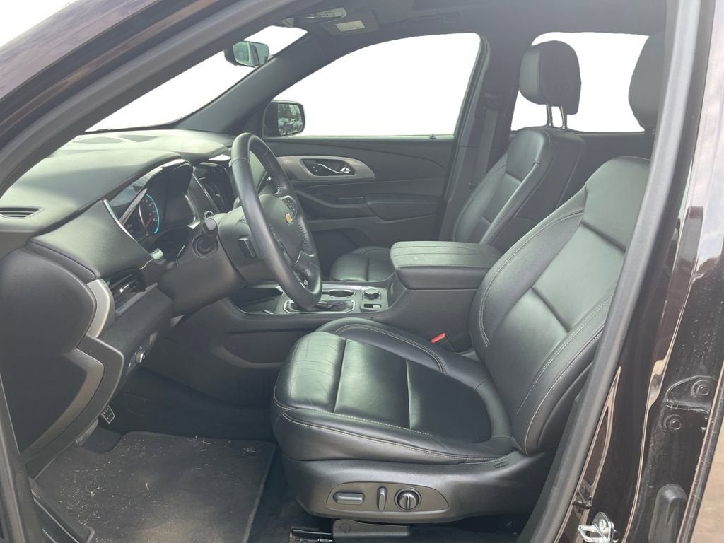 2022 Chevrolet Traverse LT Leather