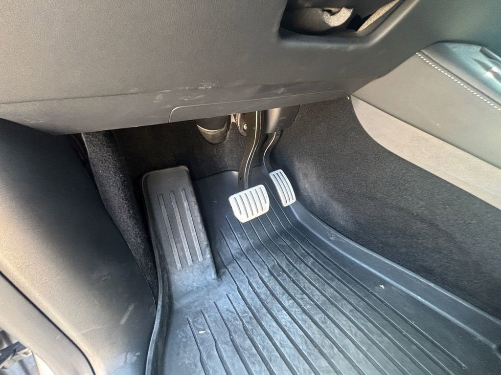 2025 Tesla Model Y Performance