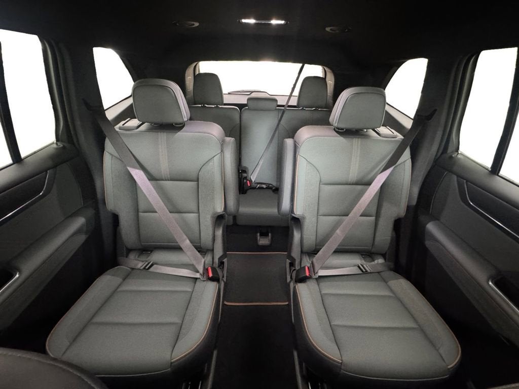 2024 GMC Acadia AT4