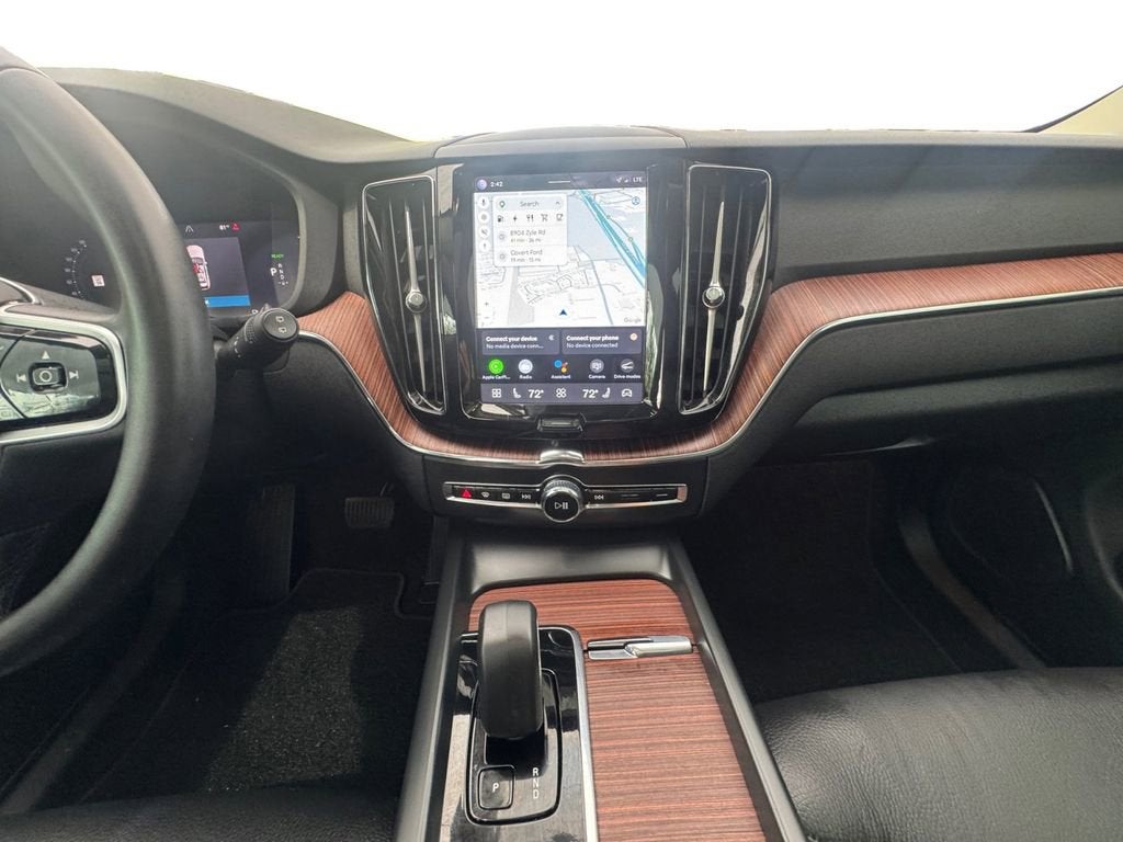 2023 Volvo XC60 Recharge Plug-In Hybrid T8 Plus Bright Theme