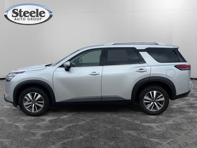 2025 Nissan Pathfinder SL FWD