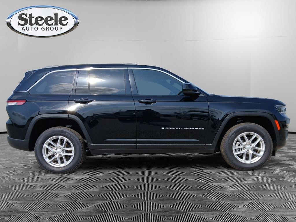 2024 Jeep Grand Cherokee GRAND CHEROKEE LAREDO X 4X2