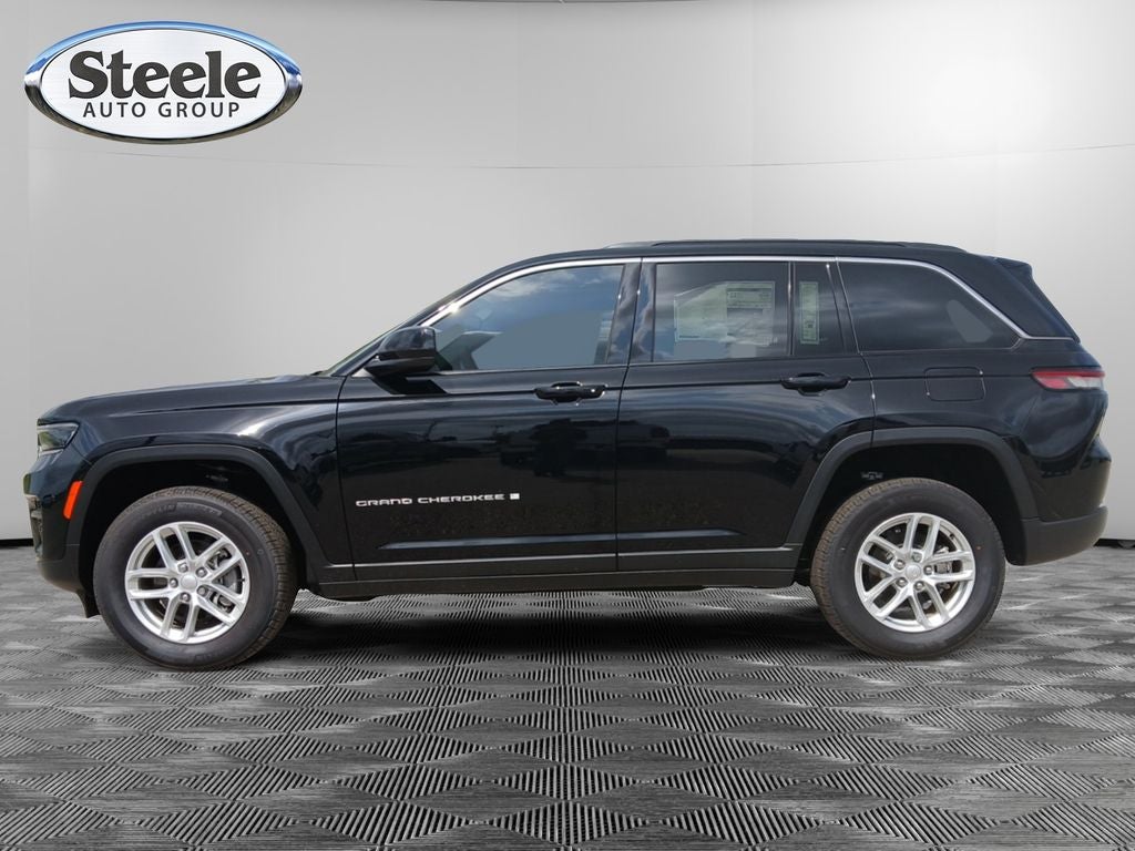 2024 Jeep Grand Cherokee GRAND CHEROKEE LAREDO X 4X4