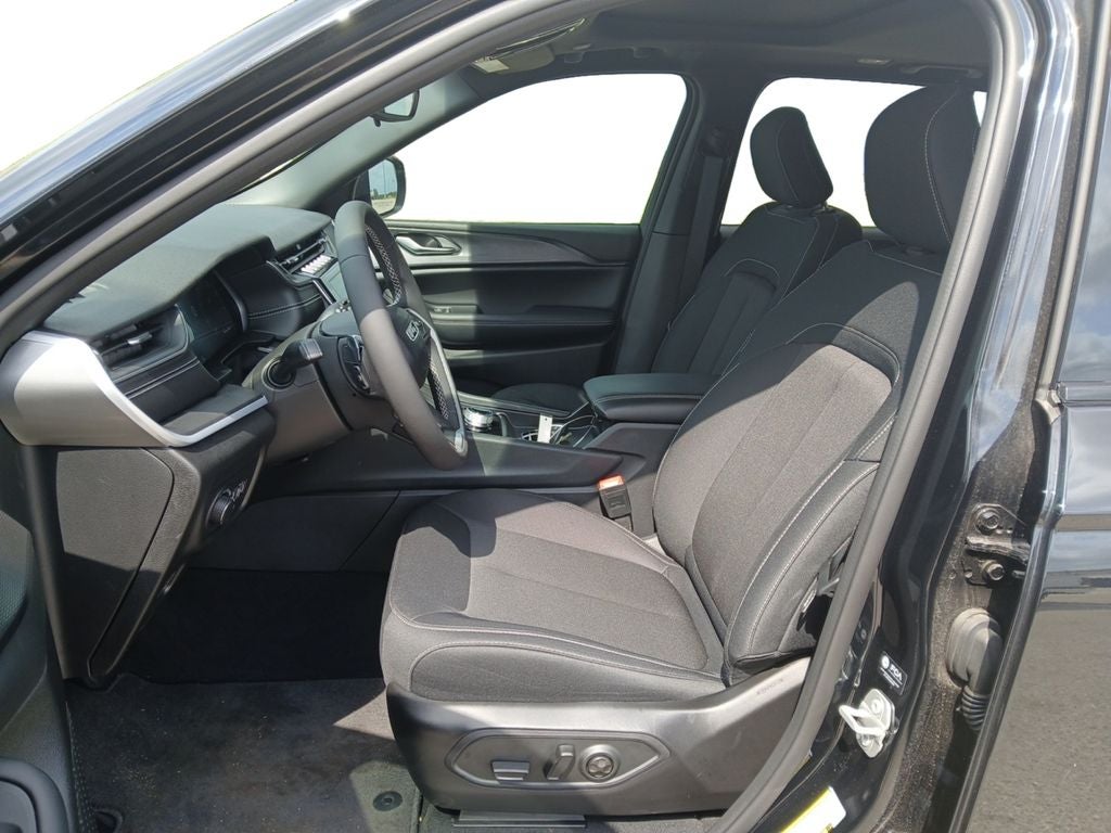 2024 Jeep Grand Cherokee GRAND CHEROKEE LAREDO X 4X4