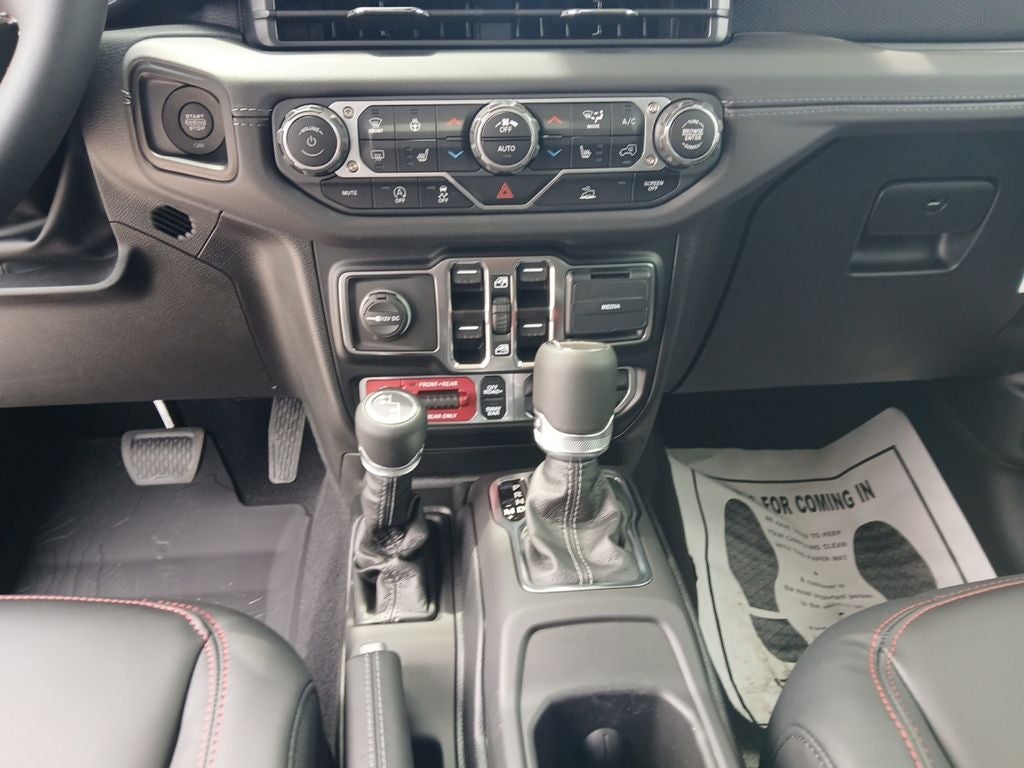 2025 Jeep Gladiator GLADIATOR RUBICON 4X4