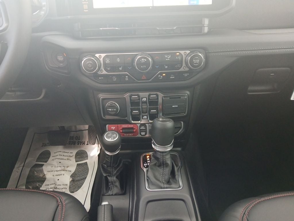 2025 Jeep Gladiator GLADIATOR RUBICON X 4X4