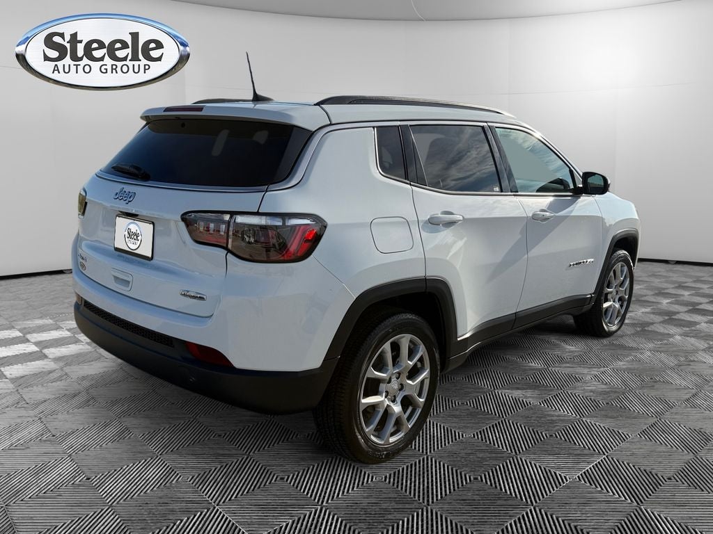 2023 Jeep Compass Latitude Lux FWD