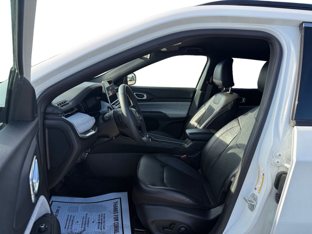 2023 Jeep Compass Latitude Lux FWD