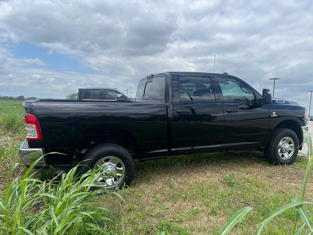 2024 RAM 3500 Tradesman Crew Cab 4x4 6'4' Box