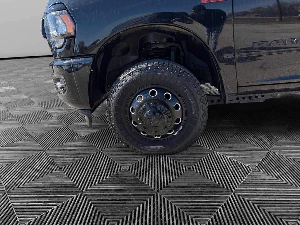 2022 RAM 3500 Lone Star Crew Cab 4x4 8' Box