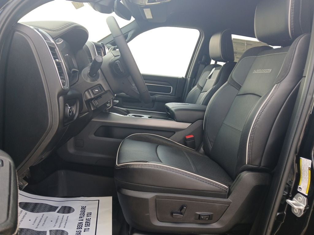 2025 RAM Ram 3500 RAM 3500 LARAMIE CREW CAB 4X4 8' BOX