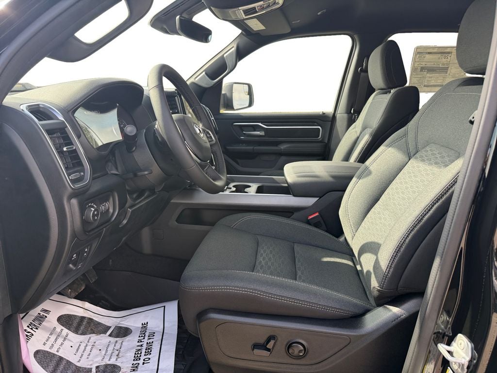 2026 RAM Ram 1500 RAM 1500 LONE STAR CREW CAB 4X4 5'7' BOX