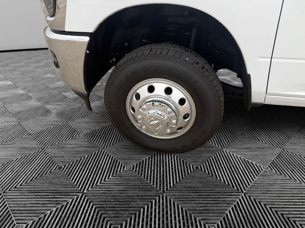 2026 RAM Ram 3500 Chassis Cab RAM 3500 TRADESMAN CREW CAB CHASSIS 4X4 60' CA