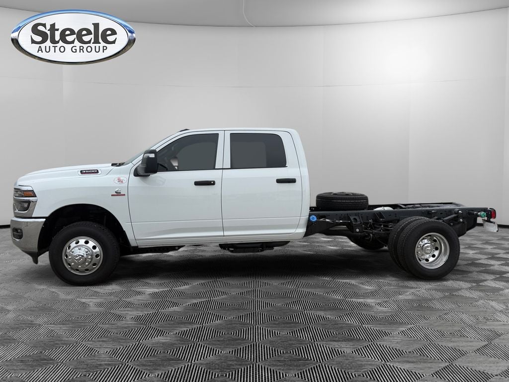2026 RAM Ram 3500 Chassis Cab RAM 3500 TRADESMAN CREW CAB CHASSIS 4X4 60' CA