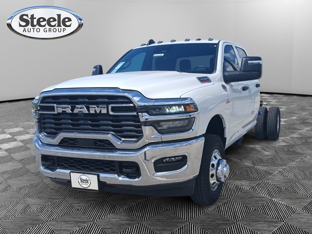 2025 RAM Ram 3500 Chassis Cab RAM 3500 TRADESMAN CREW CAB CHASSIS 4X4 60' CA