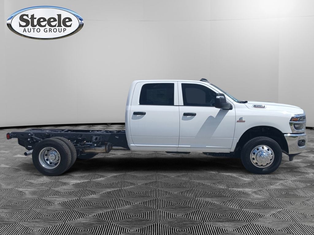 2025 RAM Ram 3500 Chassis Cab RAM 3500 TRADESMAN CREW CAB CHASSIS 4X4 60' CA