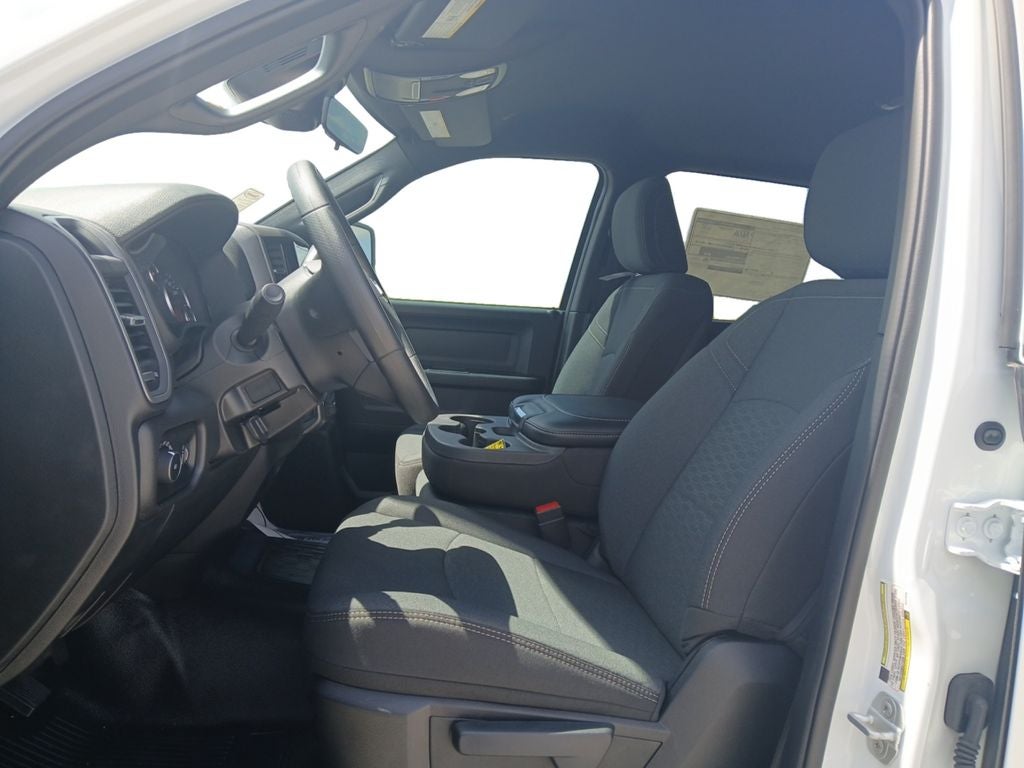 2025 RAM Ram 3500 Chassis Cab RAM 3500 TRADESMAN CREW CAB CHASSIS 4X4 60' CA