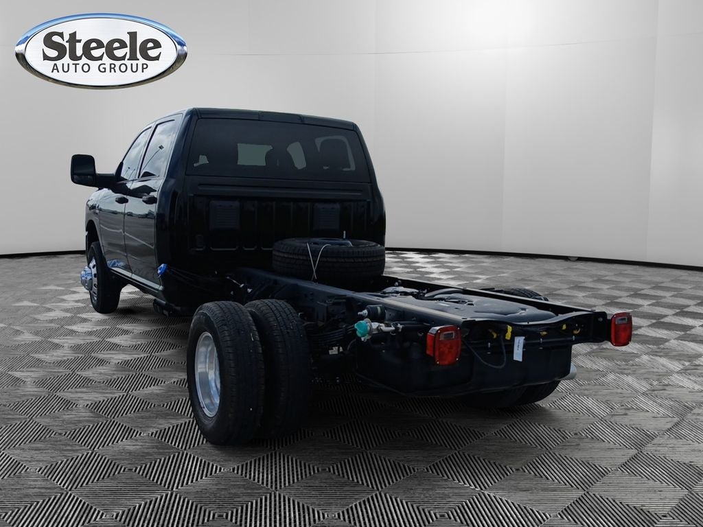 2025 RAM Ram 3500 Chassis Cab RAM 3500 TRADESMAN CREW CAB CHASSIS 4X4 60' CA