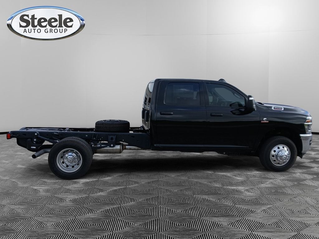 2025 RAM Ram 3500 Chassis Cab RAM 3500 TRADESMAN CREW CAB CHASSIS 4X4 60' CA