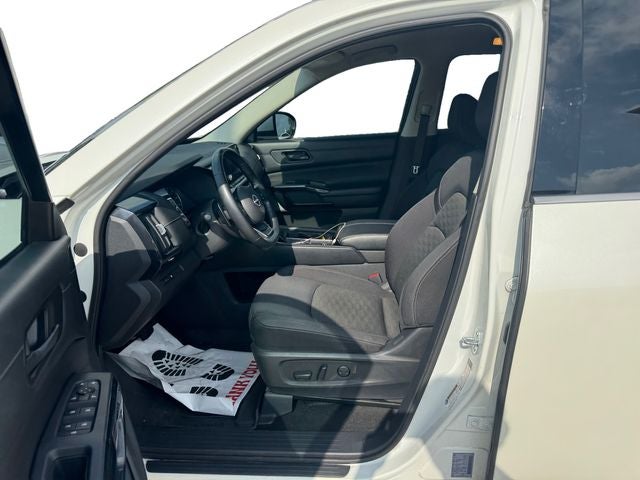 2023 Nissan Pathfinder SV