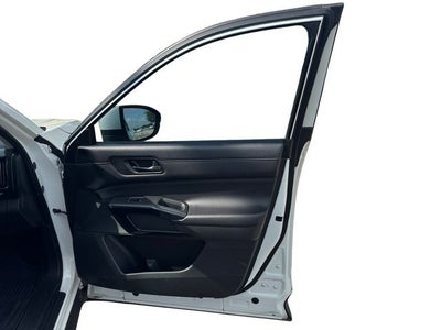 2023 Nissan Pathfinder SV