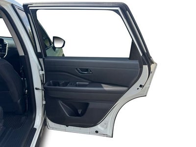 2023 Nissan Pathfinder SV