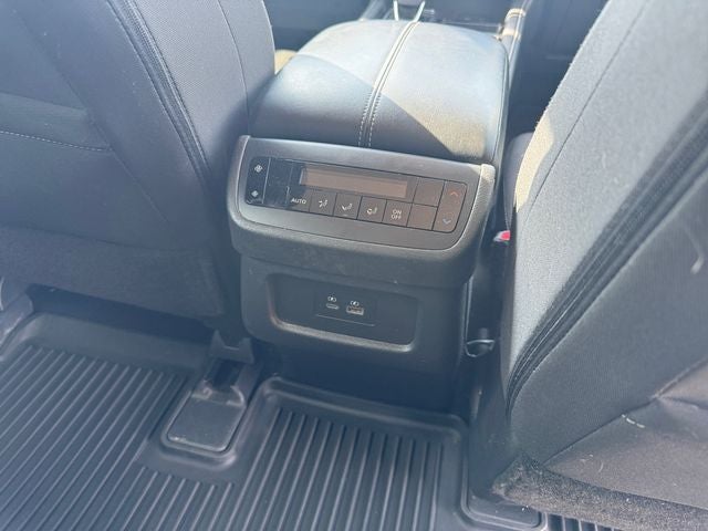 2023 Nissan Pathfinder SV