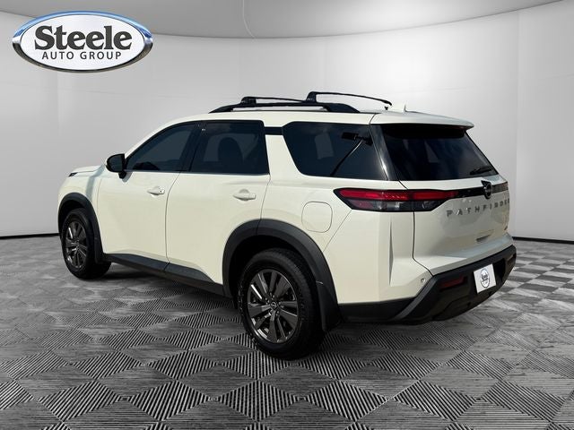 2023 Nissan Pathfinder SV