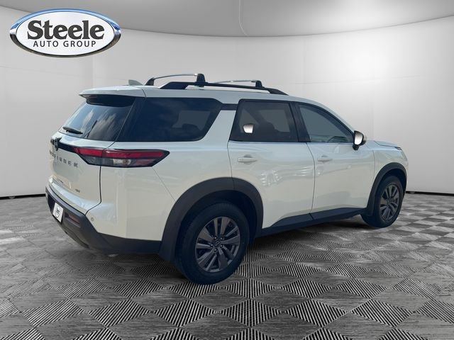 2023 Nissan Pathfinder SV